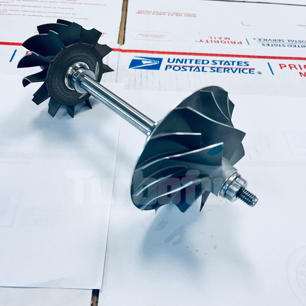 Shaft Rotor /Shaft/ turbine wheel 4046943 HE531V HY55V for 2007- Iveco Truck